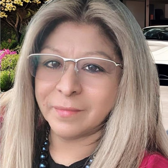 Meet your Posher, Veronica - Picture 2 of 2